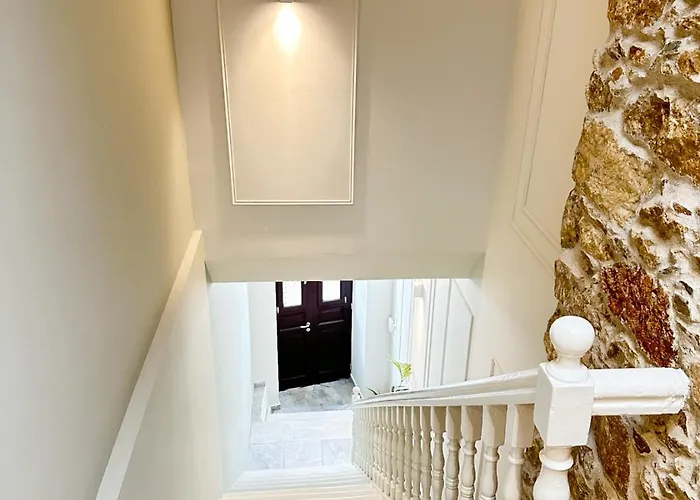 Lithos Syros Daire Ermoupoli