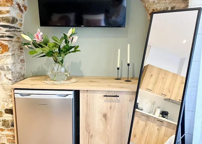 Lithos Syros Daire Ermoupoli